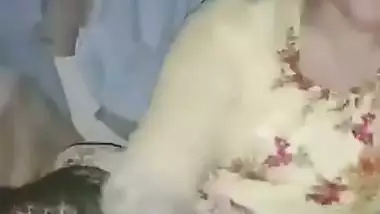 Karachi milf gives a handjob to her stepson in Pakistani sex