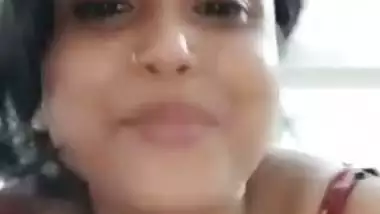 Gorgeous Chamet girl naked body showing on live