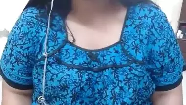 Indian Desi Aunty Talking Dirty And Showing Her Hairy Pussy To Her Customer