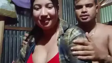 Balloon boobs bhabhi viral sex with Bengali neighbor