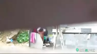 Neighbor on a era caught aunt taking a bath on the outdoor naked