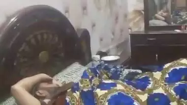 Cheater bhabhi keeps camera before having sex with lover