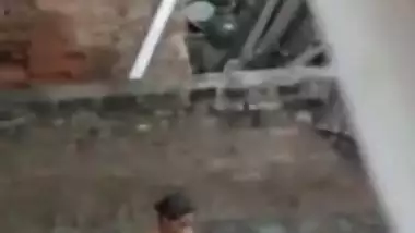 Desi aunty nude captured on while bath on outdoor, for your pleasure
