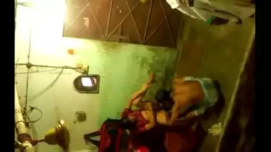 Bangladeshi aunty getting her pussy shaved porn video