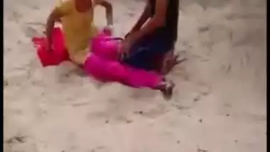Cheating wife gets outdoor sex, caught red handed and her mms sex