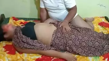 deshi bhabhi saying ho rha mera ruko[hindi]
