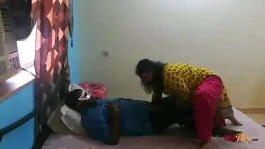 Super sexy Indian bhabhi Shanaya loves to fuck and the taste of cum